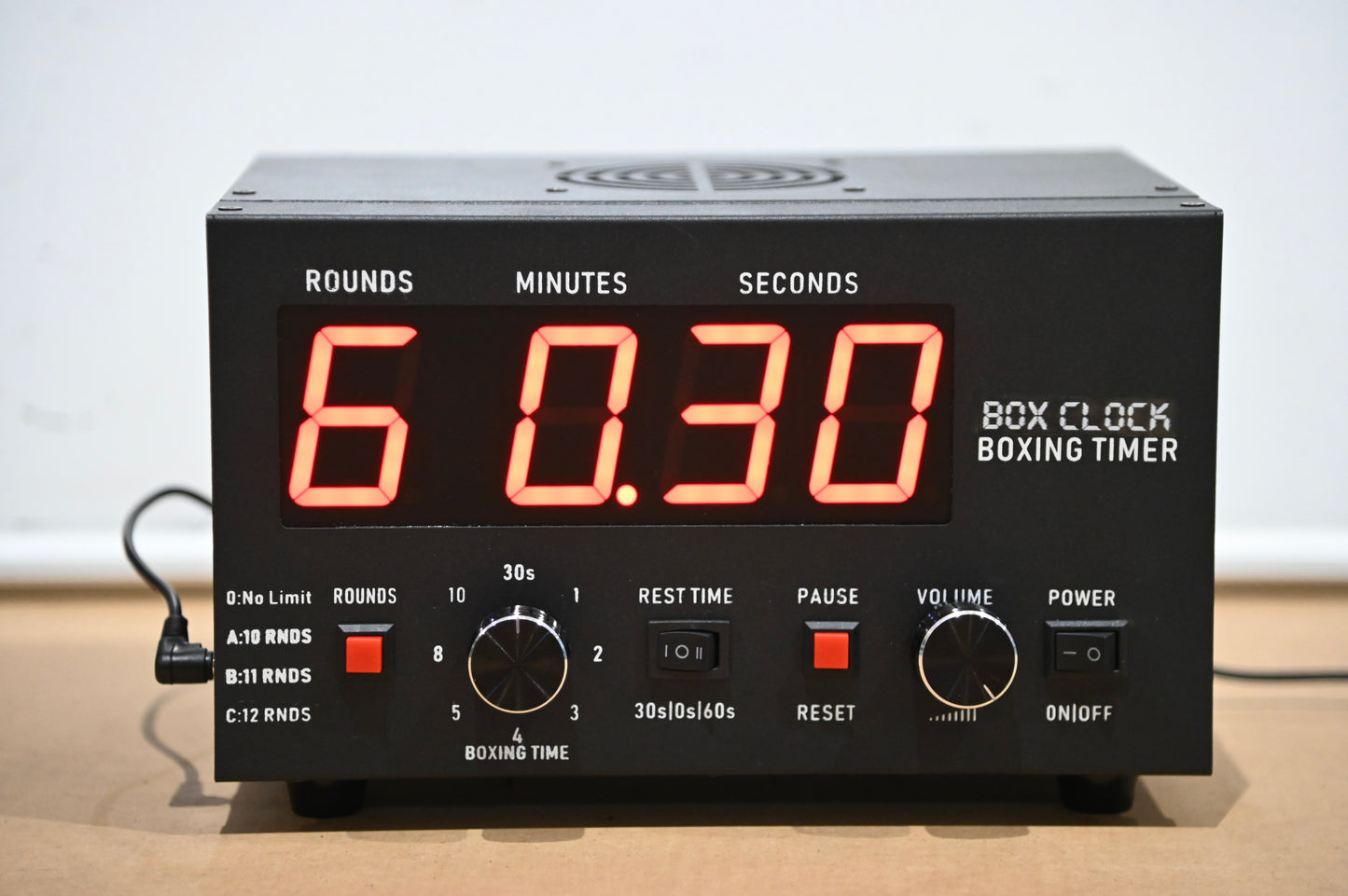 Classic Boxing Round Timer With Built-in Loudspeaker.